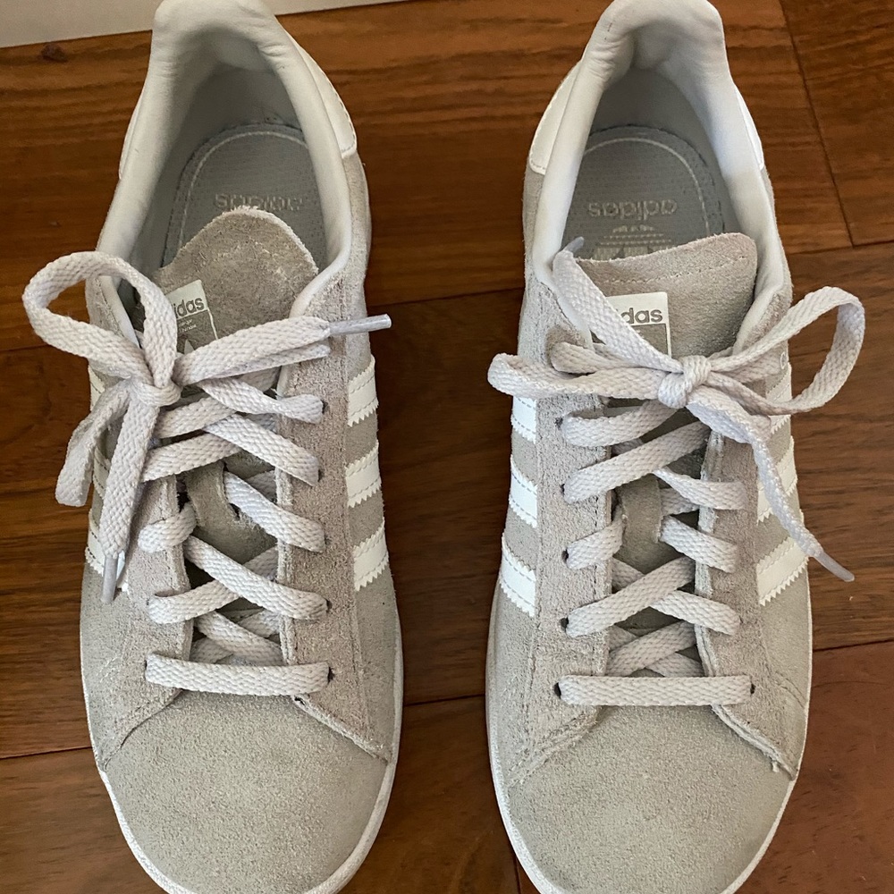 (Barely worn) Grey Adidas Sneakers